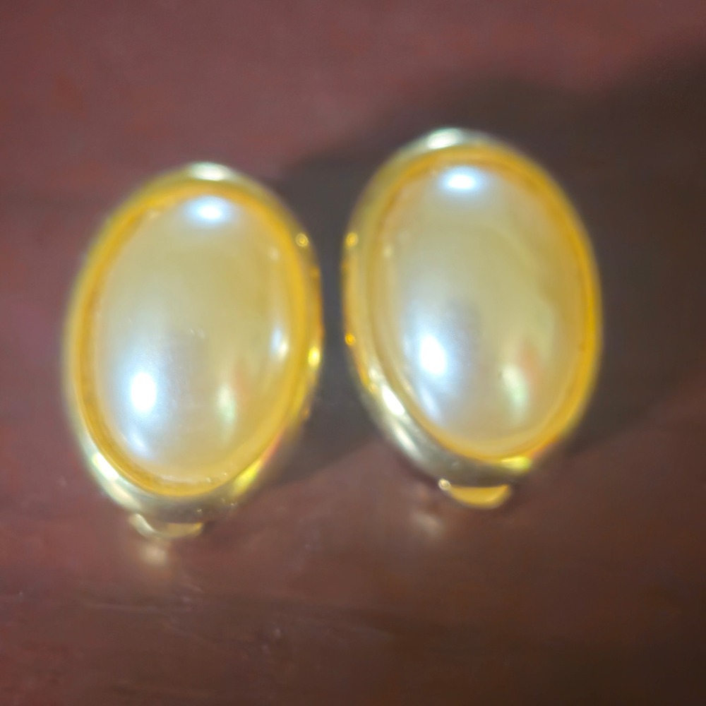 Vintage Gold Tone Faux Pearl Oval Clip On Earrings Large Cabochon Statement